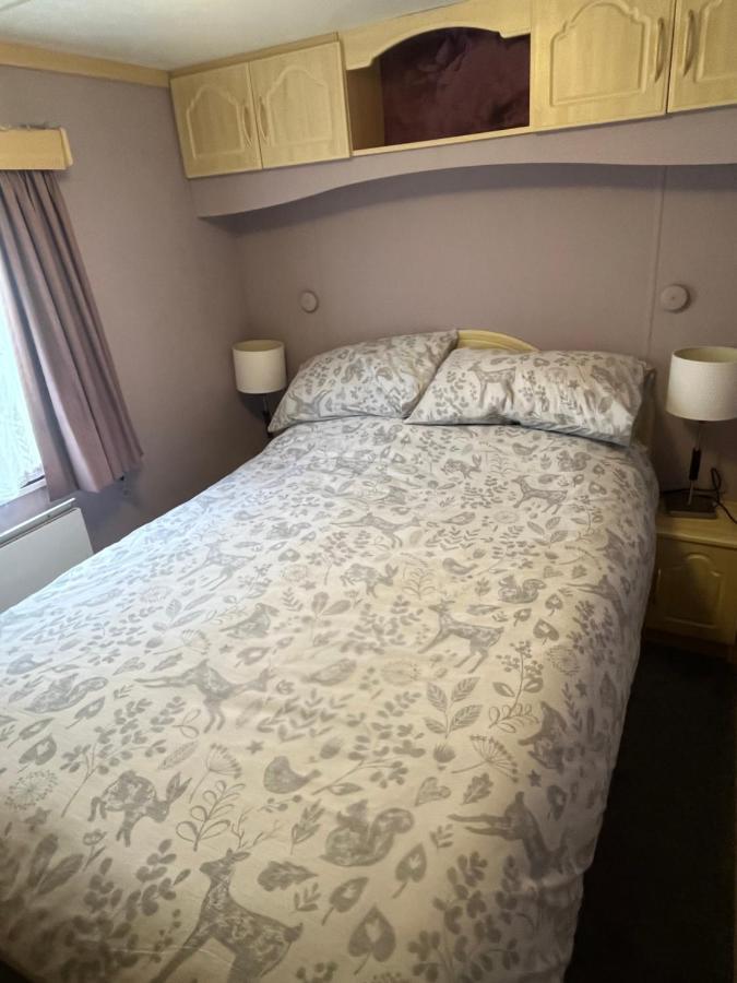 Private Holiday Home In Calm Site Wootton Bridge  Dış mekan fotoğraf